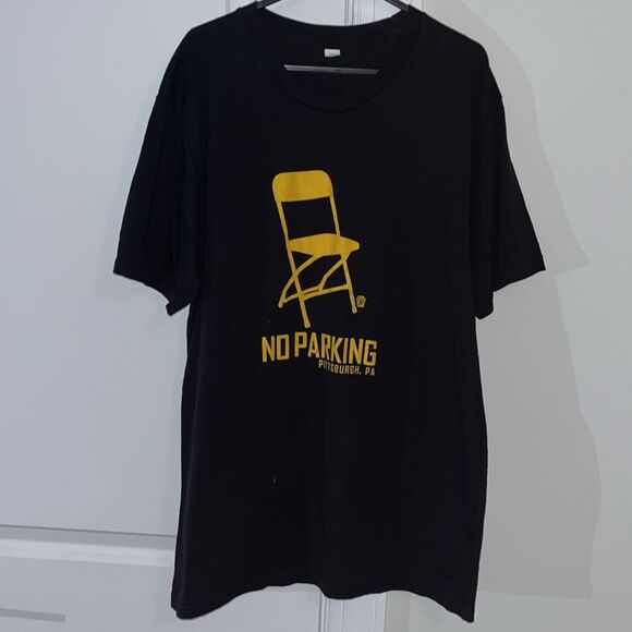 Funny Black Pittsburgh Steelers Pirates Penguins Fan fun tee t shirt Gold Chair - Picture 1 of 2